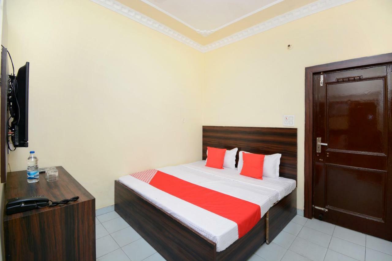 Oyo 28179 Ambay Guest House Jalandhar Luaran gambar
